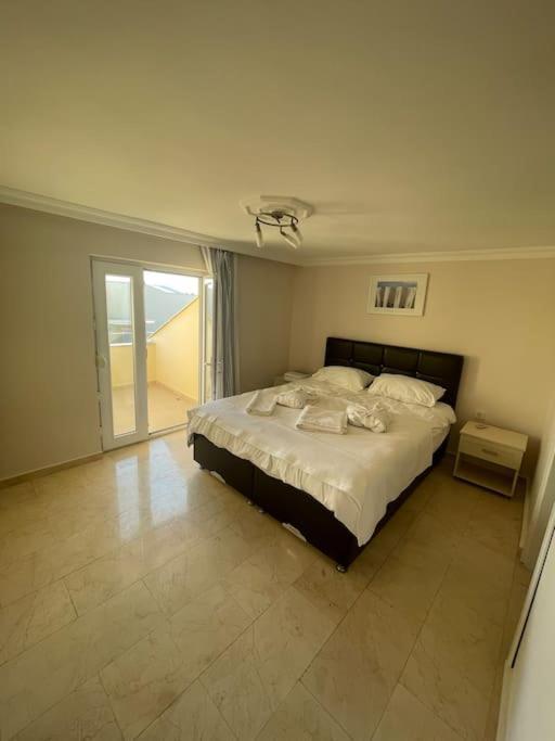 Excellent 3 Storey Villa With A Swimming Pool Белек Экстерьер фото